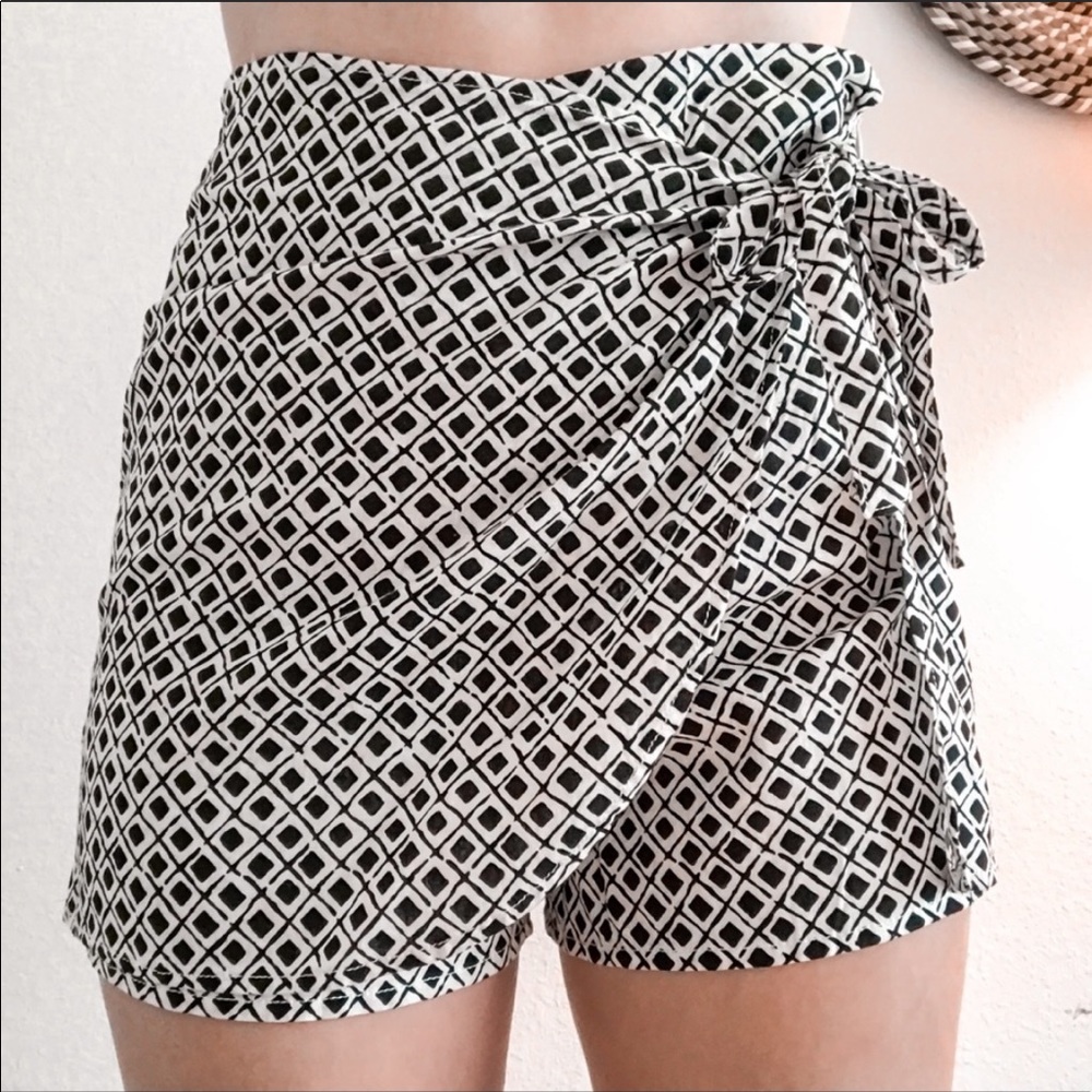 Urban Outfitters B&W wrap shorts